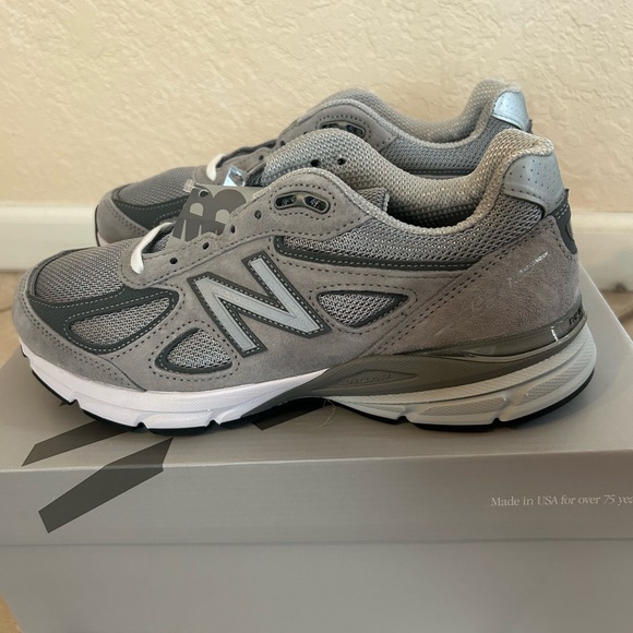 New Balance 990v4 Made in USA Grey Silver ‼️STEAL PRICE Size 12 - Picture 1 of 4